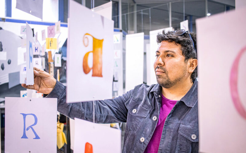 José Ignacio Torres es diseñador, docente de la Utal y autor del libro Bestiario Maulino.